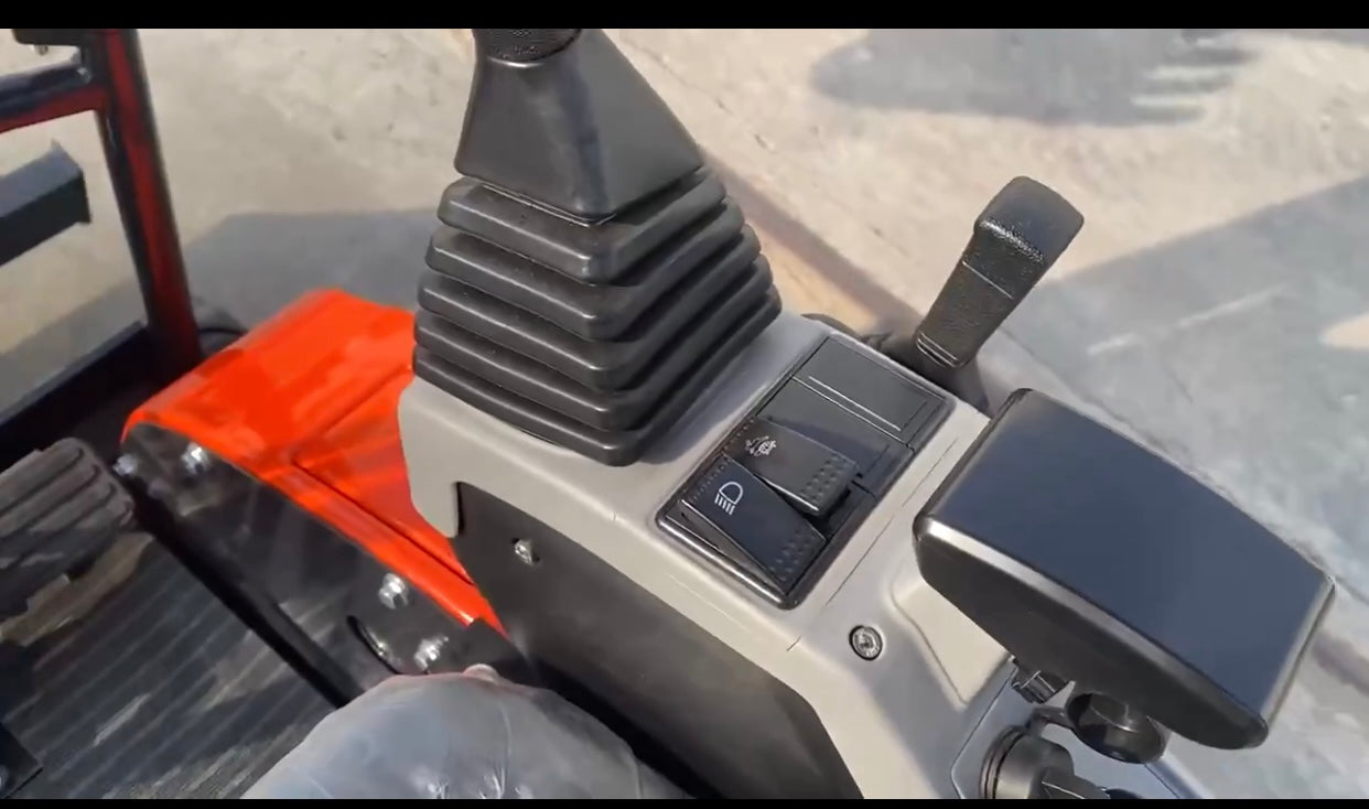 Mini Excavator with Thumb Bucket Kubota Engine EPA Compliant Customized Crawler Excavator for Farm Use Bagging Feature for Sale