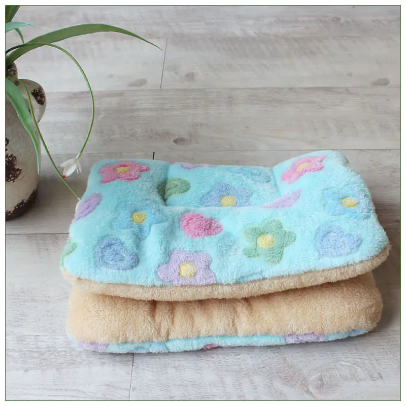 Thick Pet Mat for Cats and Dogs - All Seasons Use