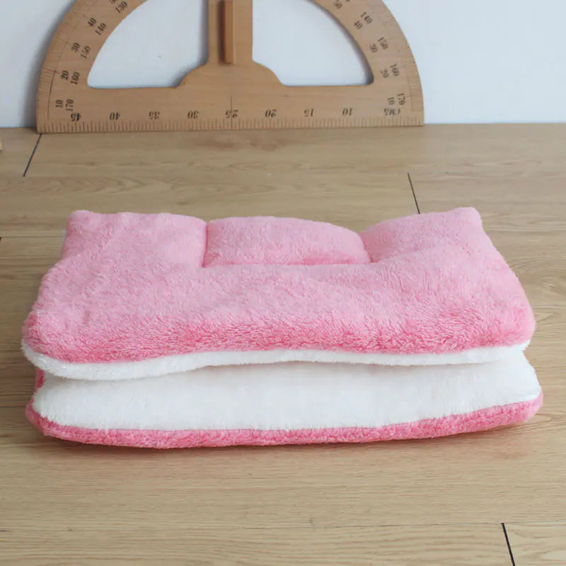 Thick Pet Mat for Cats and Dogs - All Seasons Use